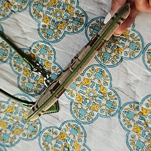 Vintage Coach Signature Jacquard Canvas Wristlet - Picture 4 of 8